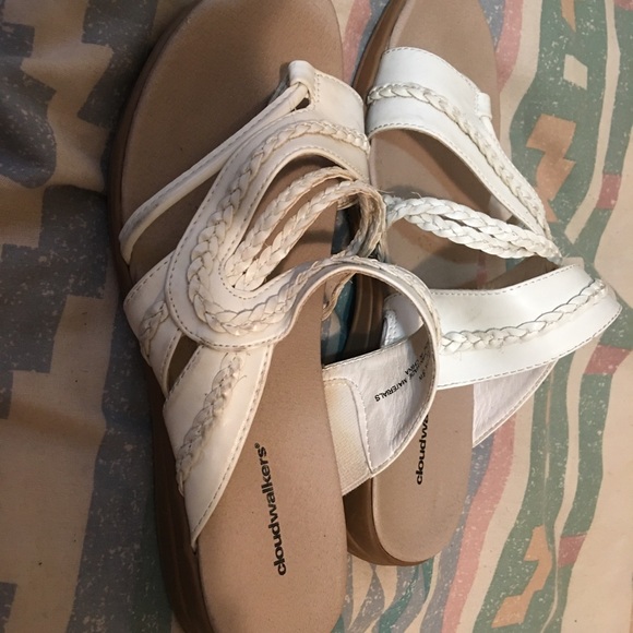 Women’s Size 7 Cloudwalkers Sandals - Picture 2 of 5